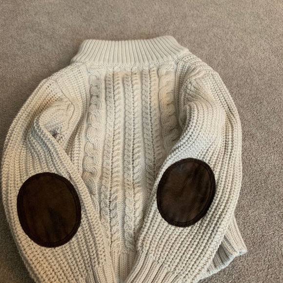 Gap 4T Sweater - Picture 4 of 4